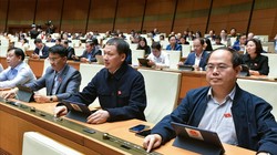 Quốc hội thống nhất tăng tuổi nghỉ hưu của sĩ quan quân đội 