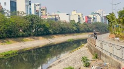 Chủ tịch Hà Nội: Tạm thời lấy nước Hồ Tây bổ cập cho sông Tô Lịch