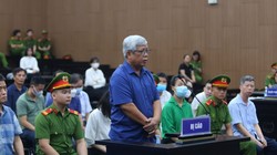  Phong bì nửa tỷ đồng trong túi hoa quả tặng sinh nhật cựu tổng cục trưởng