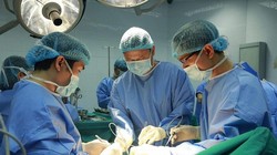 Một ca phẫu thuật tại Bệnh viện TW Quân đội 108