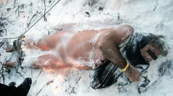 Tại sao trong môi trường lạnh khắc nghiệt, nạn nhân thường cởi hết quần áo?