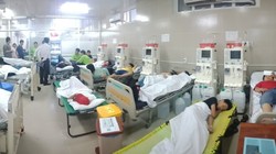 Nhiều trẻ em nhập viện sau khi ăn xôi gà. Ảnh: HL