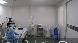 Bệnh nhân tại phòng cách ly áp lực âm BV Dã chiến Củ Chi (TP.HCM). Ảnh: SYT