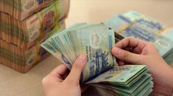 Lãi suất huy động giảm, nhà đầu tư "đổ" tiền vào chứng khoán?