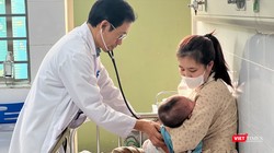 Cha mẹ "thách thức" số phận con trẻ: Không cho tiêm phòng sởi, nhiều cháu biến chứng nặng