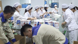 Bệnh nhân cách viện 300 km, sao cầm vỏ hộp sữa giả và hóa đơn đến lấy lại tiền?