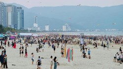 Đà Nẵng bùng nổ du lịch lễ 30/4-1/5, lạc quan cho mùa du lịch hè 2025