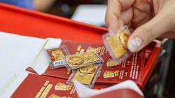 Giá vàng phụ thuộc động thái của ông Trump, sắp tới tăng hay giảm?