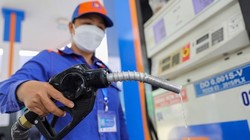 Giá xăng giảm, dầu tăng từ 15h hôm nay