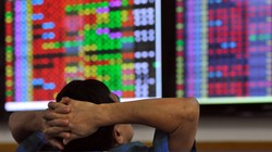  9 quyết định xử phạt hành chính trong tháng 1/2015  về hành vi vi phạm giao dịch chứng khoán