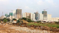 UBND TPHCM nhận định thị trường bất động sản đã có những dấu hiệu hồi phục rõ nét khi tồn kho tiếp tục giảm, lượng căn hộ giao dịch tăng.