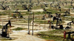 Giá dầu bật tăng sau khi Saudi Arabia chào giá cao hơn