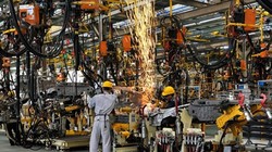 Thaco cho biết trong năm 2015 sẽ đẩy mạnh hoạt động nghiên cứu và phát triển để nâng cao hàm lượng công nghệ, phát triển các mẫu xe mới như Kia Morning F/L, Kia Sedona, Mazda2 hoàn toàn mới...