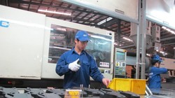 Đề án tái cơ cấu ngành công thương được đánh giá chung chung, khó đánh giá... Trong ảnh sản xuất công nghiệp phụ trợ tại một doanh nghiệp nhựa ở Hà Nội