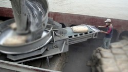 Xuất khẩu xi măng gặp “sóng”