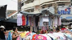 Cạnh tranh sao nổi với áo sơmi Trung Quốc 70 nghìn đồng