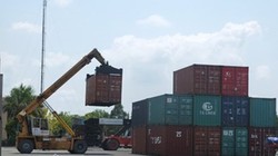 Bóc mẽ hàng loạt phụ phí vô lý