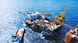 Ngành dầu khí nơi khó khăn, nơi lãi lớn