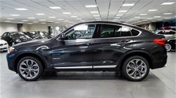 Tháng 9, ôtô đồng loạt tăng giá mạnh