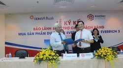 Cựu TGĐ Dong A Bank Trần Phương Bình và Tổng giám đốc PDR Nguyễn Văn Đạt tại kí kết bão lãnh và tài trợ khách hàng mua nhà dự án The Ever Rich 2 và 3
