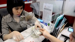 Chỉ số giá tiêu dùng (CPI) liên tục lập đáy nhưng mặt bằng lãi suất không chịu giảm theo. Ảnh: Minh Khuê