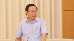 Chủ nhiệm Ủy ban Tài chính - Ngân sách Phùng Quốc Hiển phát biểu tại phiên thảo luận.