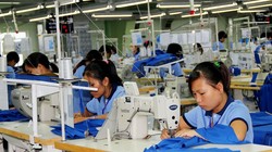 Lao động đang làm việc tại một nhà máy may mặc - Ảnh minh họa: Quốc Hùng