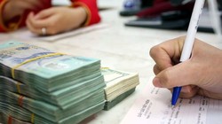 Để tăng nguồn tiền phục vụ cho nhu cầu tín dụng tiêu dùng trong những tháng cuối năm, hàng loạt ngân hàng thương mại đã tăng lãi suất huy động