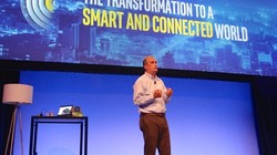 CEO Intel Brian Krzanich giới thiệu chip Quark mới cho IoT tại sự kiện hôm 3/11 tại San Francisco, Mỹ.