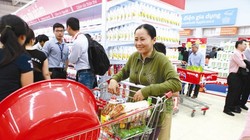 Tín dụng nhiều khả năng sẽ được đẩy mạnh để “thúc” tăng GDP, trong khi cung tiền tăng chậm, sẽ khiến lãi suất tiếp tục tăng. Ảnh: MINH KHUÊ