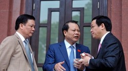 So với 2 người tiền nhiệm là Phó thủ tướng Vũ Văn Ninh (giữa) và Trưởng ban Kinh tế trung ương - Vương Đình Huệ (phải), nhiệm vụ cân đối ngân sách trong nhiệm kỳ của Bộ trưởng Đinh Tiến Dũng được đánh giá là rất khó khăn. Ảnh: H.H.