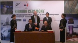 Quang cảnh lễ ký kết chiều 15-11