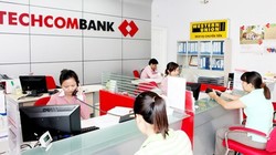 Chủ tịch Techcombank và người thân đồng loạt đăng ký bán cổ phiếu