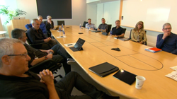 Nhân sự cấp cao của Apple trong một cuộc họp.