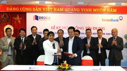 Lễ ký kết vay vốn mở rộng hầm đường bộ Hải Vân giữa Công ty cổ phần Đầu tư Đèo Cả và Ngân hàng Vietinbank - Ảnh: Bộ GTVT.