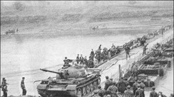 Xe tăng Trung Quốc vượt sông vào Việt nam trong cuộc chiến biên giới 1978