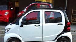 Mặc dù giá rẻ nhưng ôtô điện mini vẫn chưa được cấp phép lưu hành trên đường phố. 