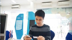 Một trong những khách hàng đầu tiên của MobiFone nhận đầu số 089