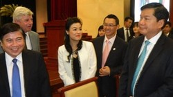 Bà Huỳnh Thị Lan Phương, phó tổng giám đốc VWS và lãnh đạo TPHCM tại hội nghị.