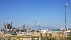 Sản phẩm xăng dầu rao bán cho Công ty lọc hóa dầu Bình Sơn cao hơn 10% so với xăng dầu nhập khẩu từ Hàn Quốc. (Ảnh minh họa: KT