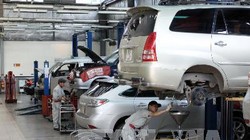 Các xe của Toyota được sửa chữa, bảo dưỡng tại cơ sở ở Hà Nội do dính lỗi kỹ thuật. Ảnh: Thế Duyệt – TTXVN