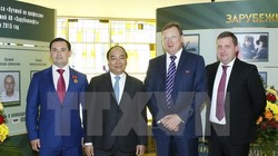 Thủ tướng Nguyễn Xuân Phúc đến thăm Tập đoàn Dầu khí Zarubezhneft. (Ảnh: Thống Nhất/TTXVN)