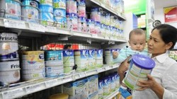Bộ Tài chính: Xem xét bỏ trần giá sữa cho trẻ em dưới 6 tuổi