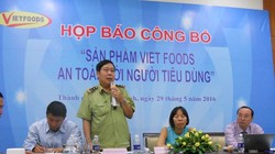 Đại diện cơ quan quản lý thị trường Bình Dương phát biểu tại buổi họp báo của Vietfoods sáng nay 29-5. Ảnh: Văn Nam