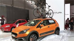 Ô tô quyết không giảm giá: Dân buôn xe ăn dày?