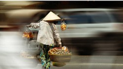 Thu ngân sách từ xuất nhập khẩu giảm tiếp 3,3%, thu nội địa tăng 11,9%