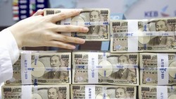 Hiện gần 40% nợ công của Việt Nam là vay bằng đồng yen, tương ứng 45 tỉ đô la Mỹ, bằng đô la Mỹ chiếm 25% và bằng euro 15%. Ảnh: Internet