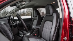 Vị trí dây đai an toàn hàng ghế trước trên Chevrolet Colorado 2015