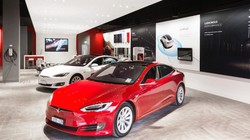 Một gian trưng bày sản phẩm của Tesla