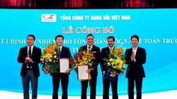 Lễ bổ nhiệm hai tân Phó tổng giám đốc Vinalines. Nguồn: Vinalines